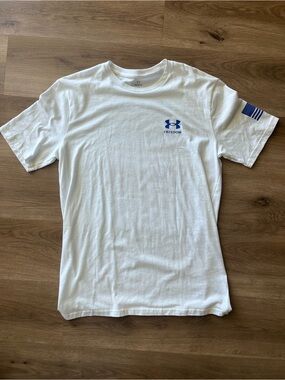 Under Armour Men’s USA White Short Sleeve 'Freedom' America Tee - Medium